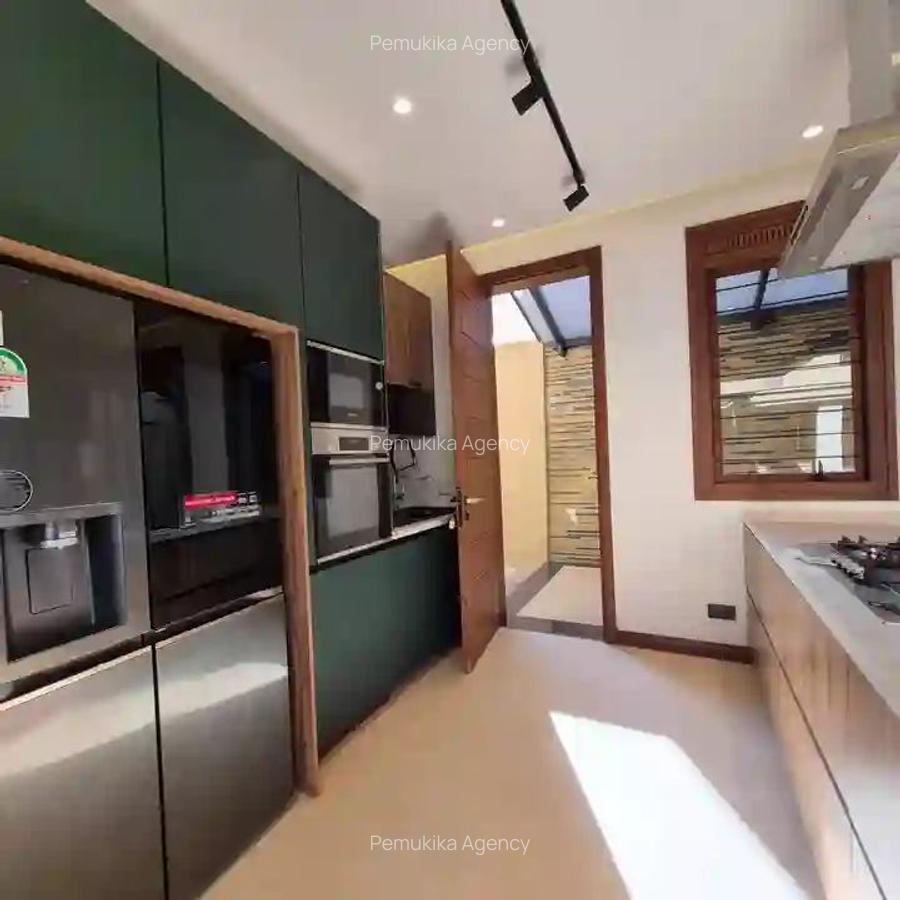 4 Bed Townhouse with En Suite in Runda - 3