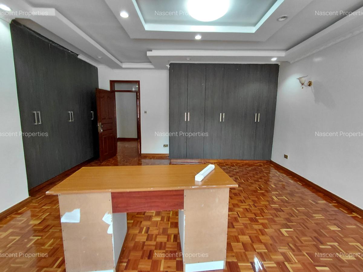 5 Bed House with En Suite in Runda - 6