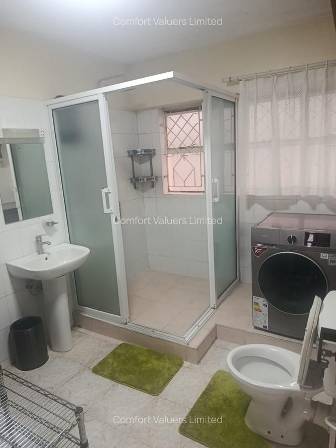Serviced 1 Bed Apartment with En Suite at Upperhil - 3