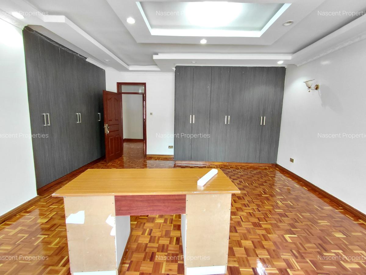 5 Bed House with En Suite in Runda - 8