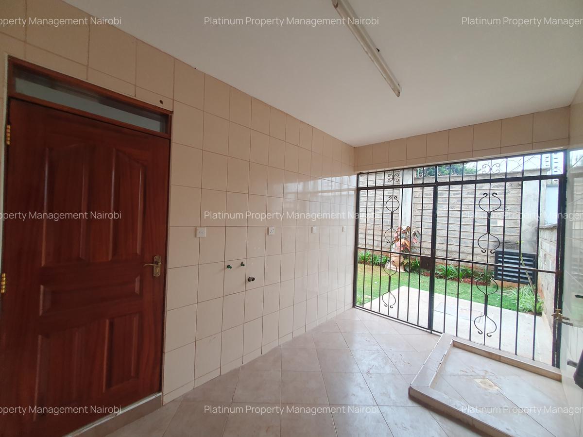 4 Bed House with En Suite at Grevillea Grove - 6