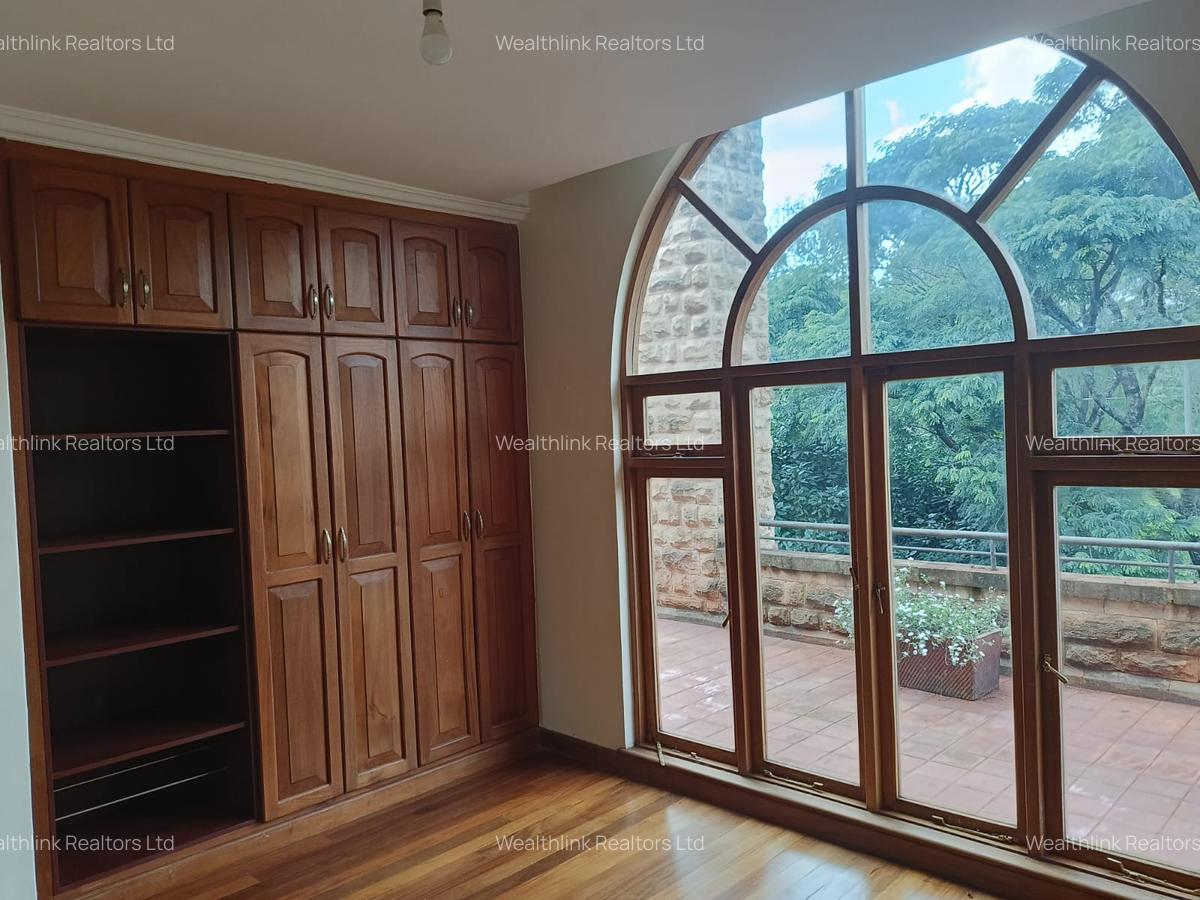 5 Bed Townhouse with En Suite at Karen - 7