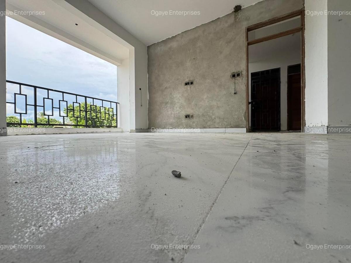 3 Bed Apartment with En Suite at Beach Road - 9