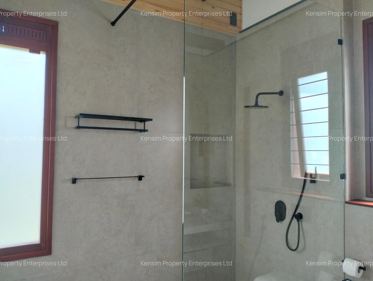 4 Bed Townhouse with En Suite in Runda - 11