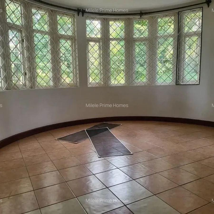 5 Bed Townhouse with En Suite at Rosslyn Lone Tree - 3