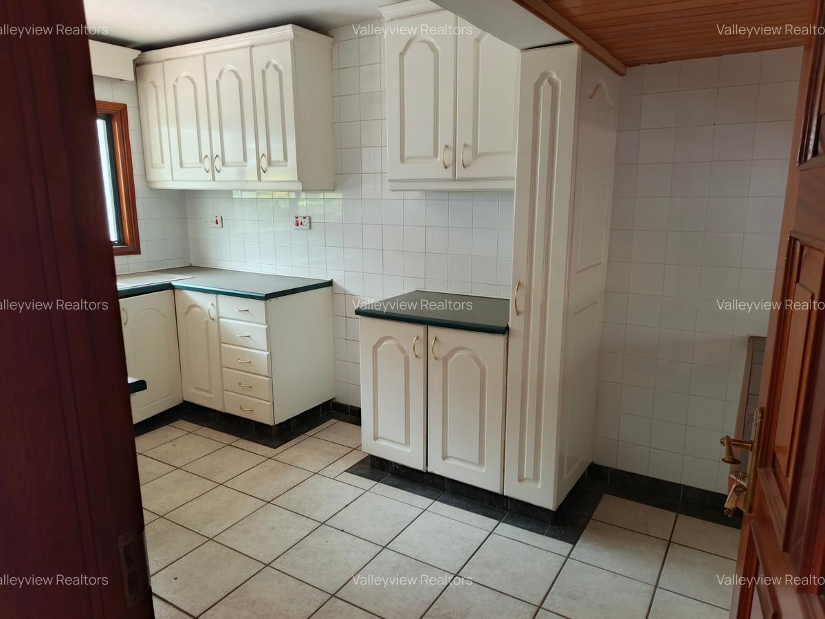 2 Bed Townhouse with En Suite at Kileleshwa - 10