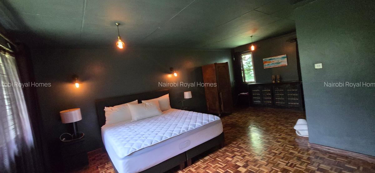 4 Bed House with En Suite at Loresho Road - 12