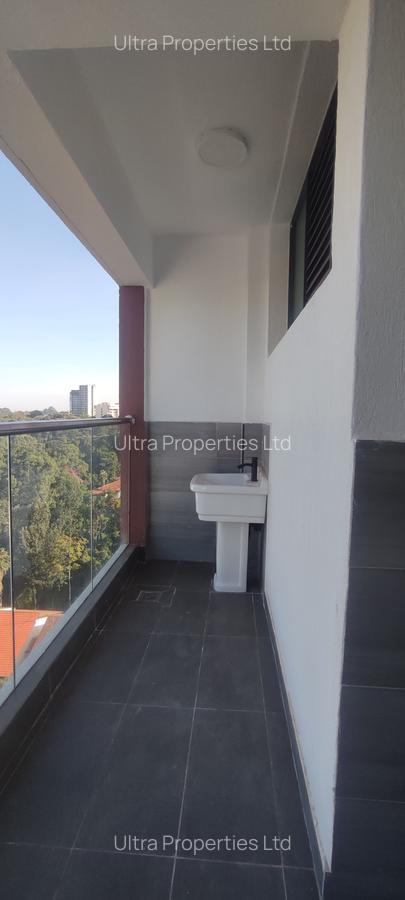 2 Bed Apartment with En Suite in Lavington - 12