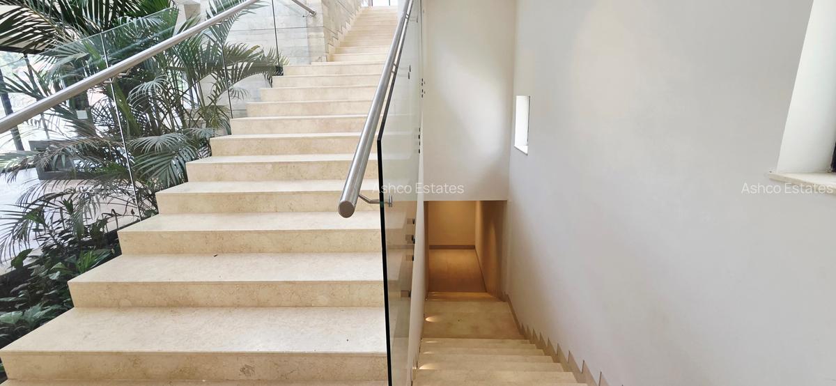 5 Bed Villa with En Suite at Granville Grove - 3