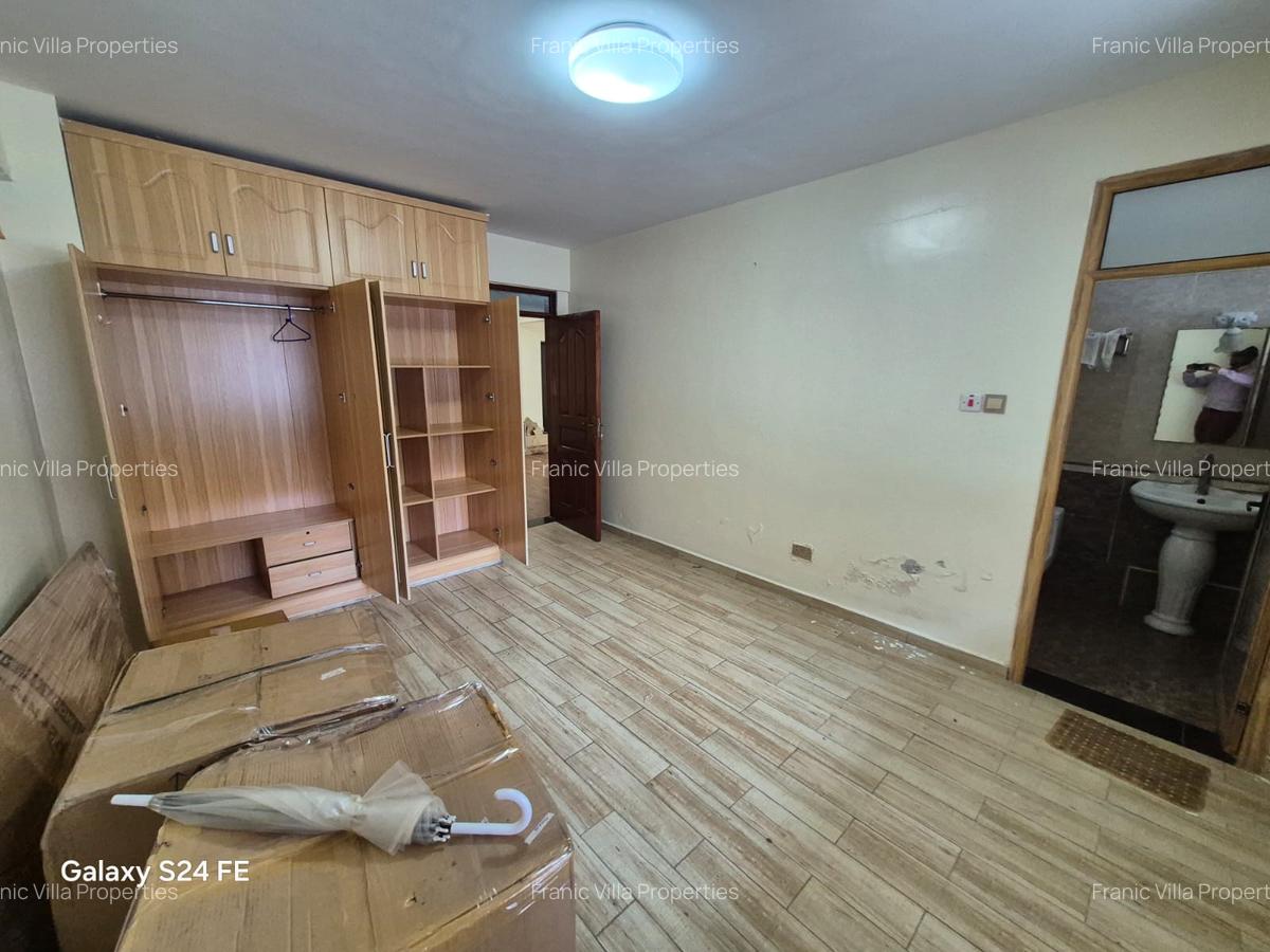 3 Bed Apartment with En Suite at Lavington - 6