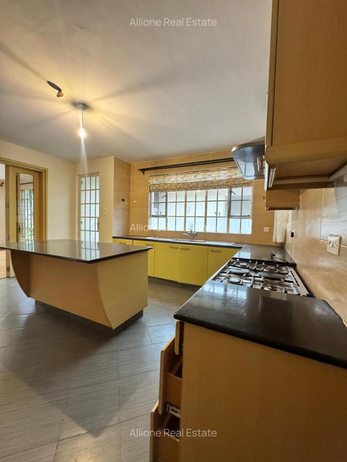 4 Bed Townhouse with Walk In Closet at Near The Hub Mall - 9