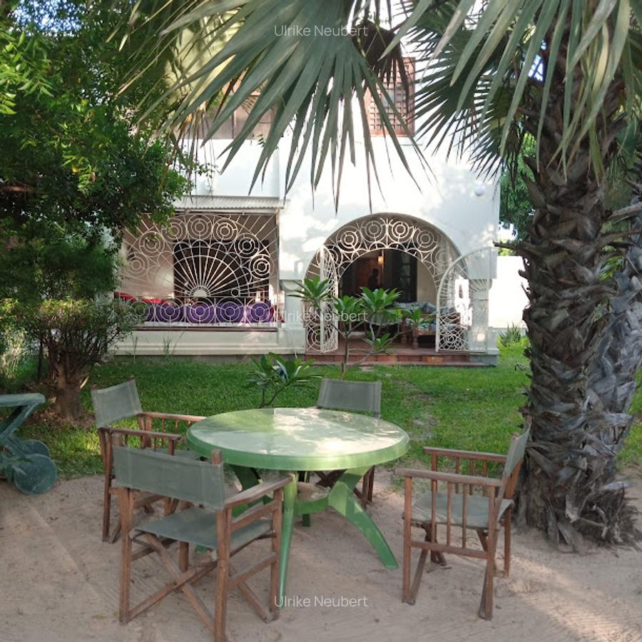3 Bed House with En Suite at Ocean Beach Drive - 2