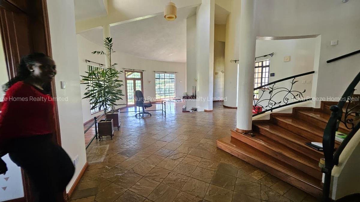 5 Bed House with En Suite in Runda - 16