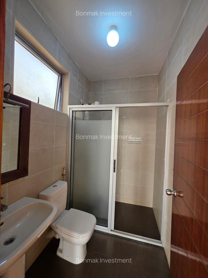 5 Bed Townhouse with En Suite at Lavington Green - 17