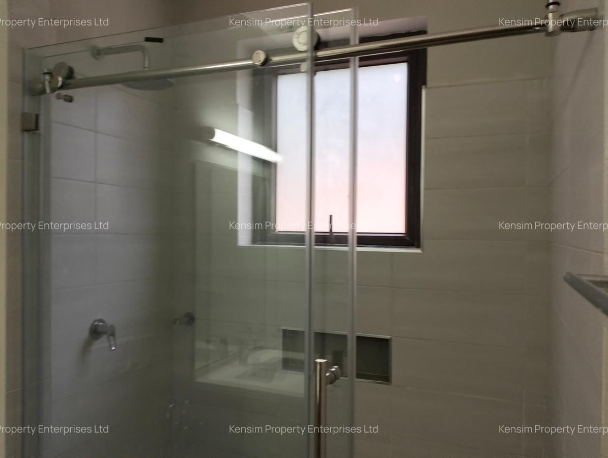 5 Bed Townhouse with En Suite in Lavington - 14
