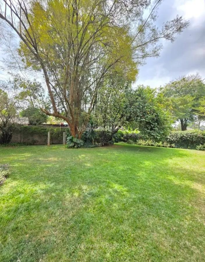 5 Bed Townhouse with En Suite at Lavington - 12