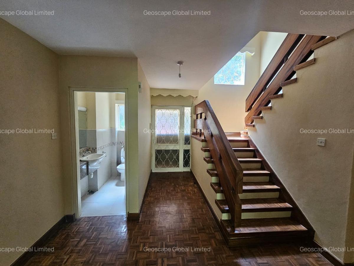 4 Bed House with En Suite in Spring Valley - 3