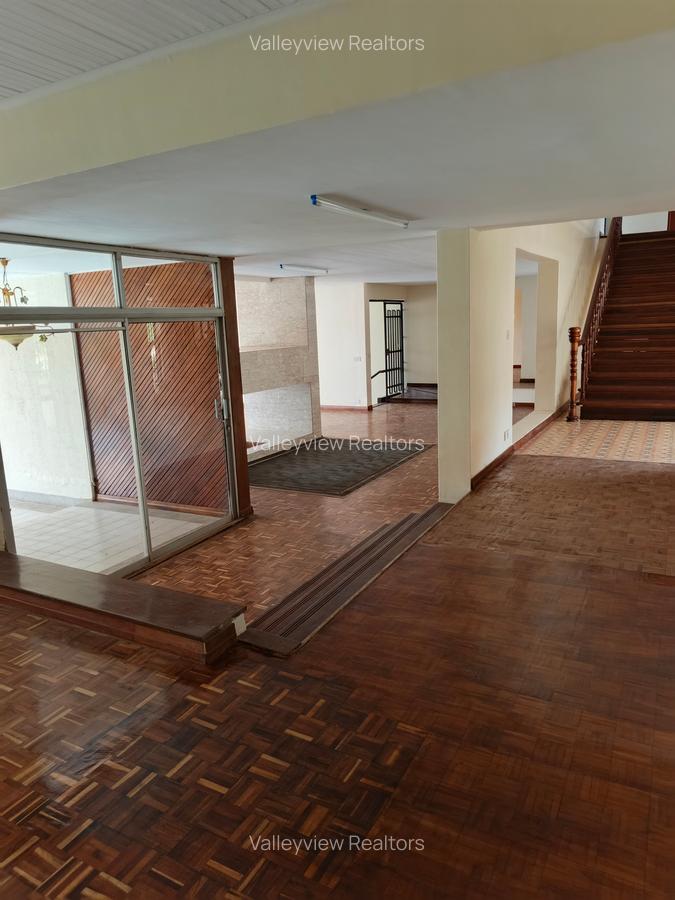 2,120 ft² Office with Service Charge Included at Lavington - 7