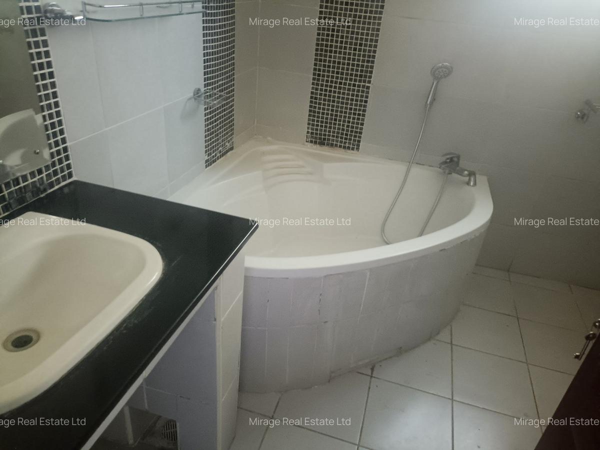 3 Bed Apartment with En Suite in Kilimani - 2