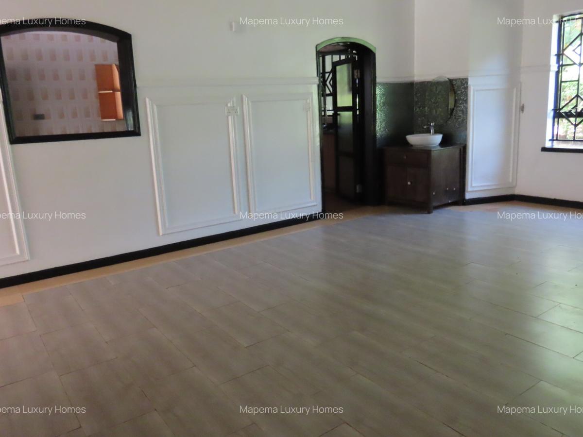 5 Bed House with En Suite at Kerarapon - 5