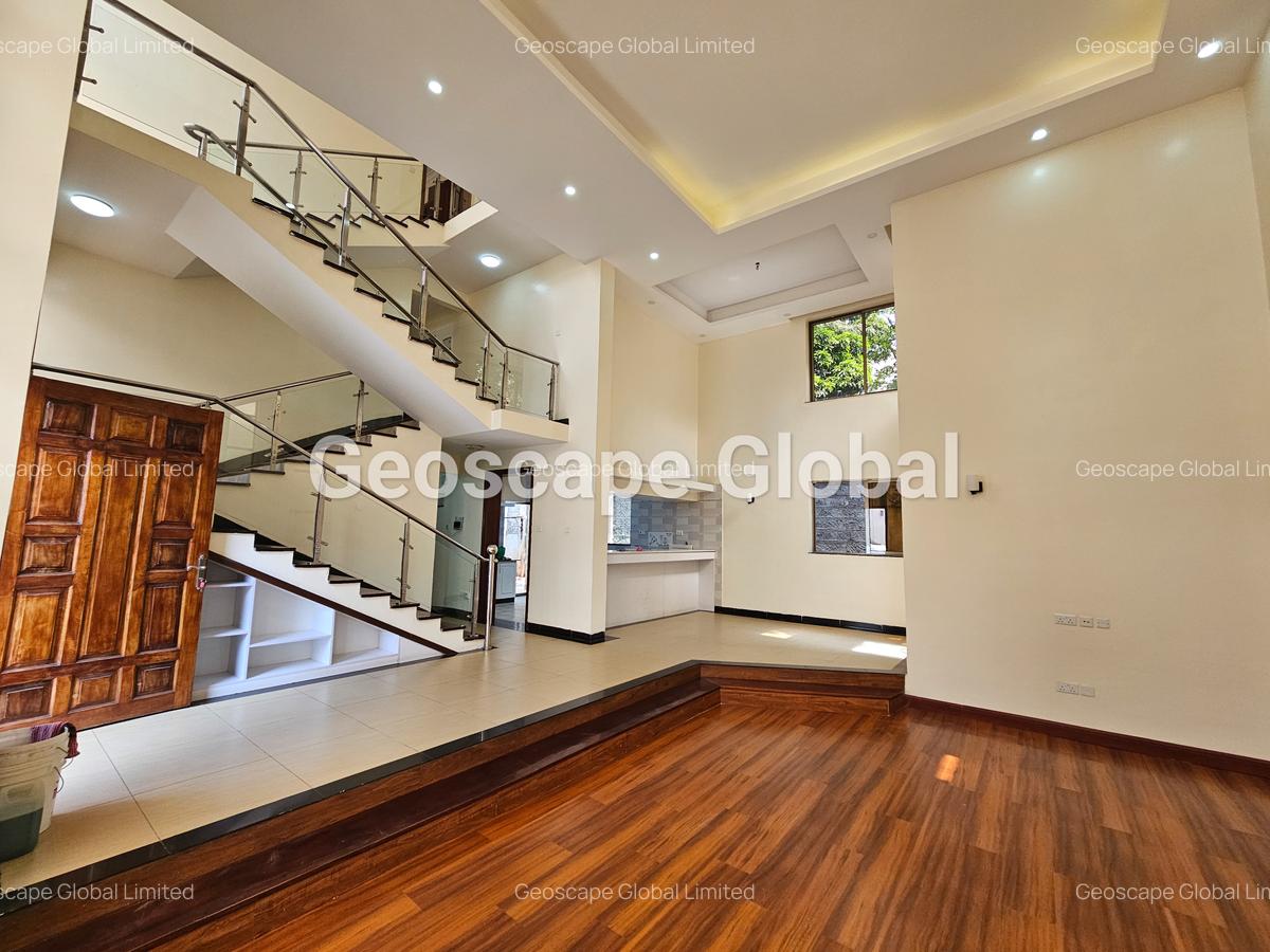 5 Bed House with En Suite in Lavington - 4