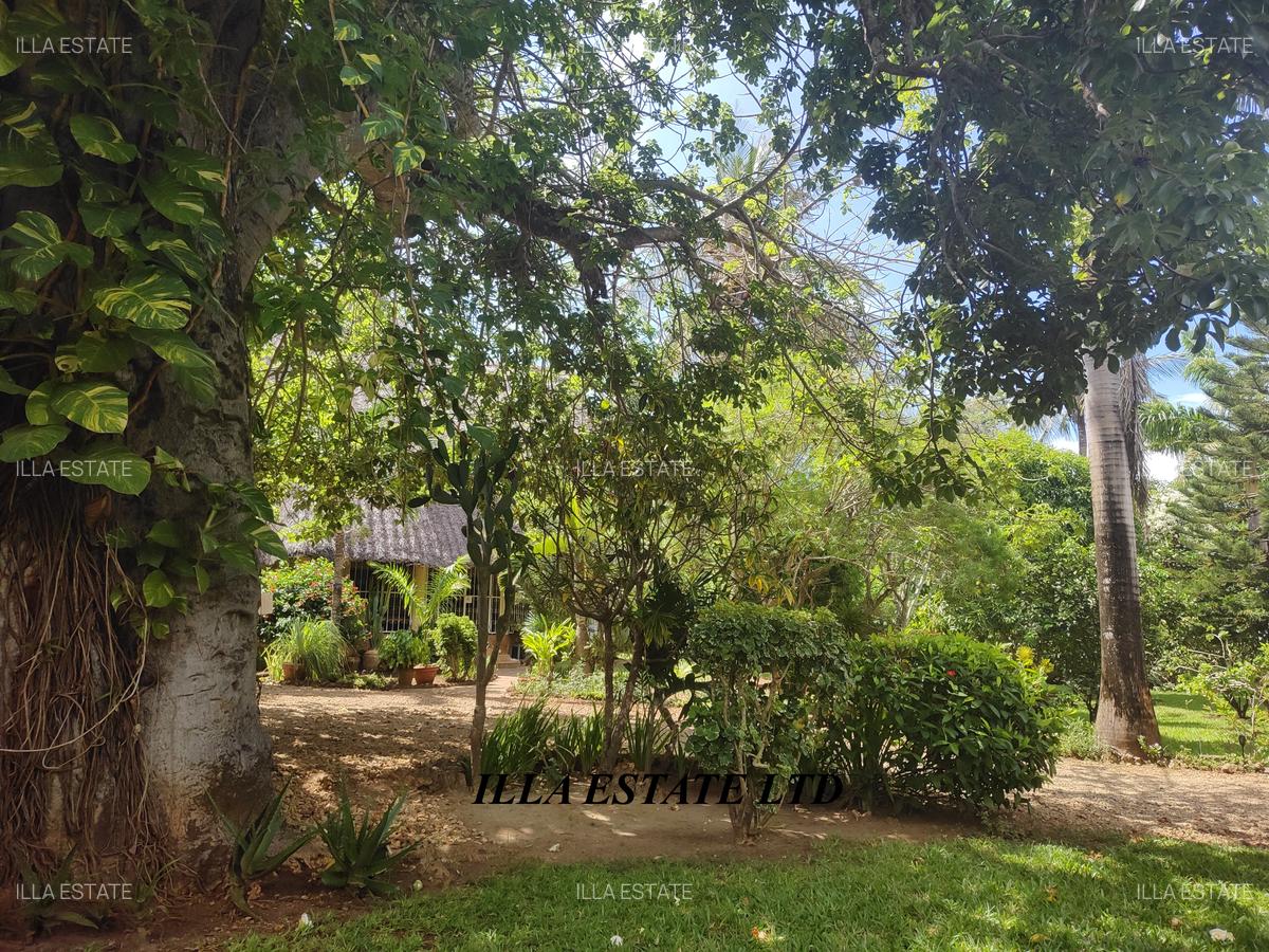 3 Bed Villa with En Suite at Diani Beach Road - 7