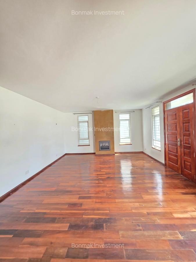 5 Bed Townhouse with En Suite at Lavington Green - 8