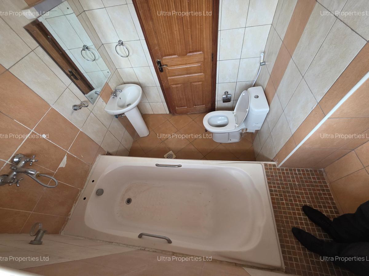 4 Bed Townhouse with En Suite in Kiambu Road - 17