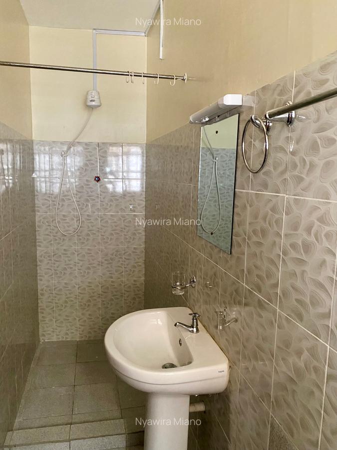 2 Bed House with En Suite in Ridgeways - 4