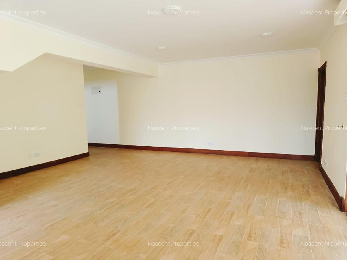 5 Bed Villa with En Suite in Spring Valley - 6
