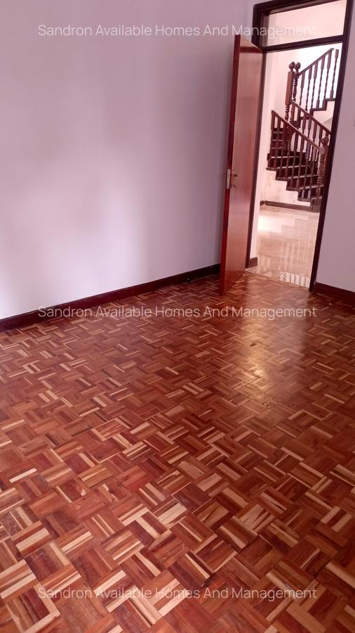 6 Bed Villa with En Suite in Nyari - 6