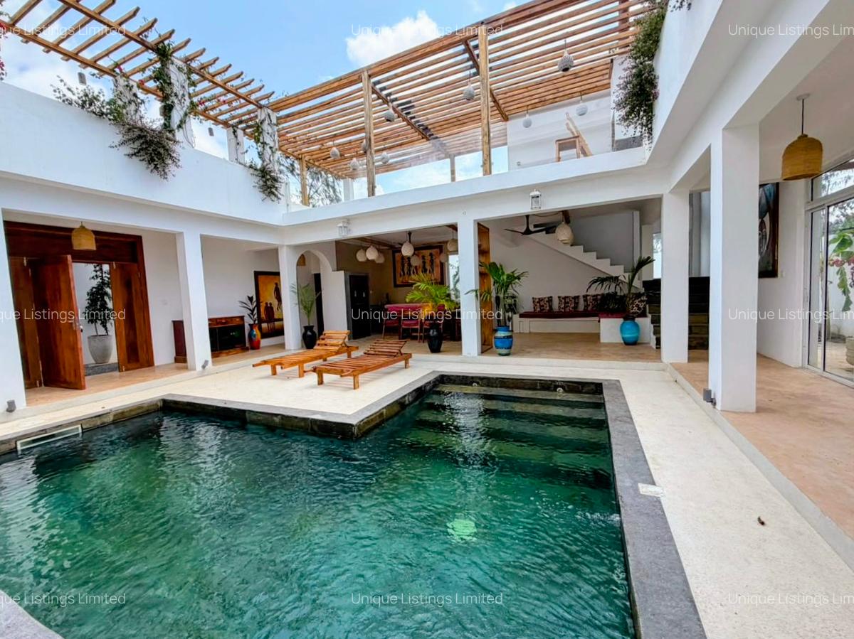 3 Bed Villa with En Suite in Watamu - 1