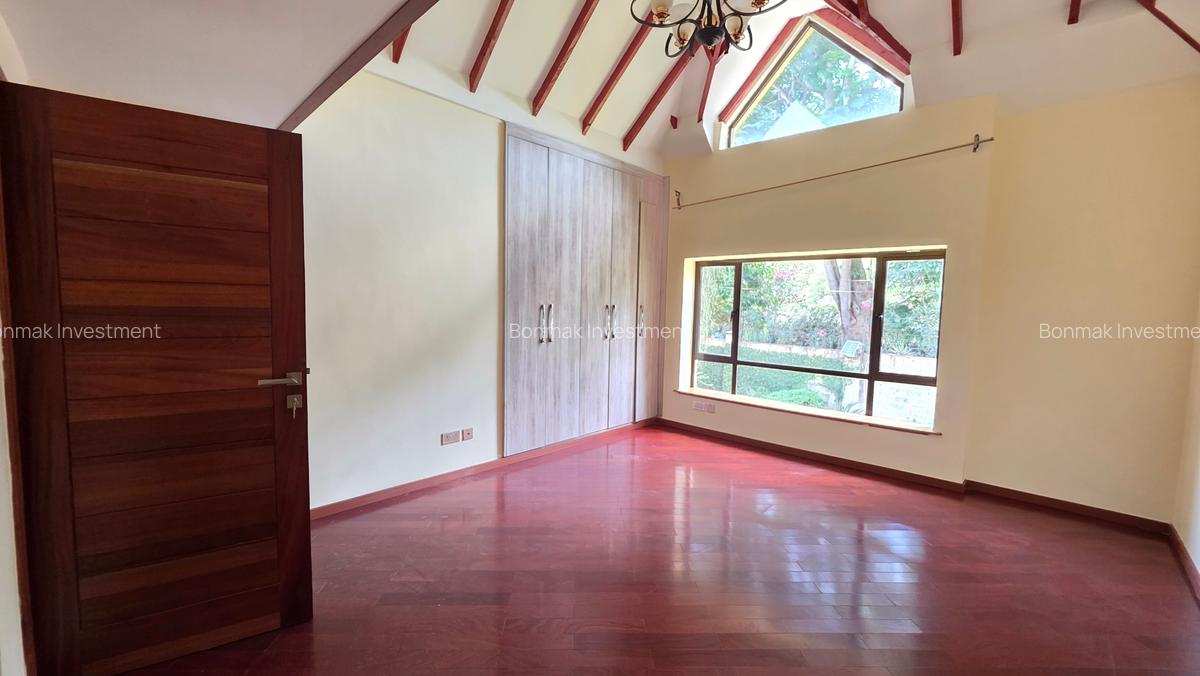 5 Bed Townhouse with En Suite at Lavington Green - 17