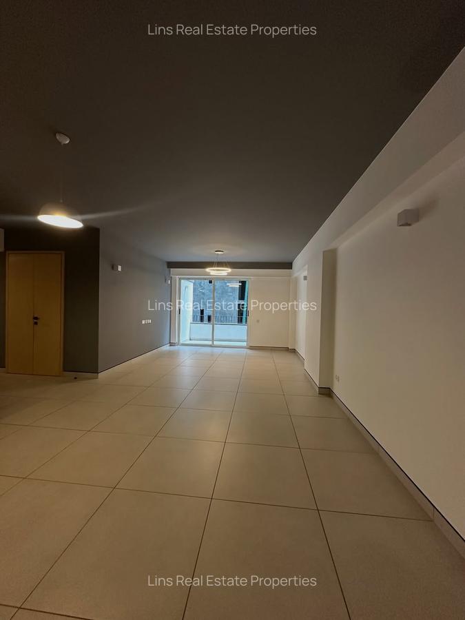 Serviced 2 Bed Apartment with En Suite in Kilimani - 3