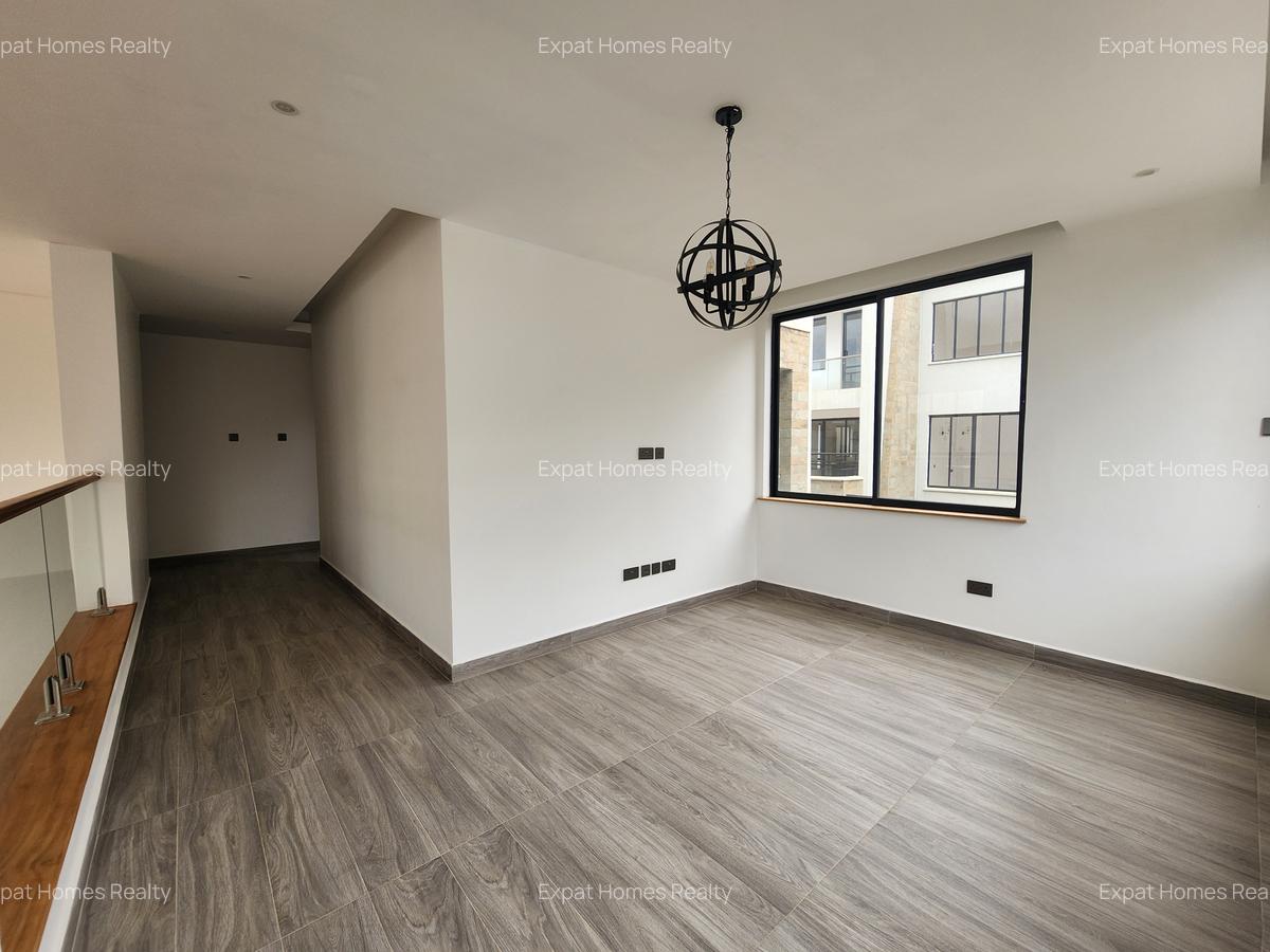 5 Bed Villa with En Suite in Lavington - 16