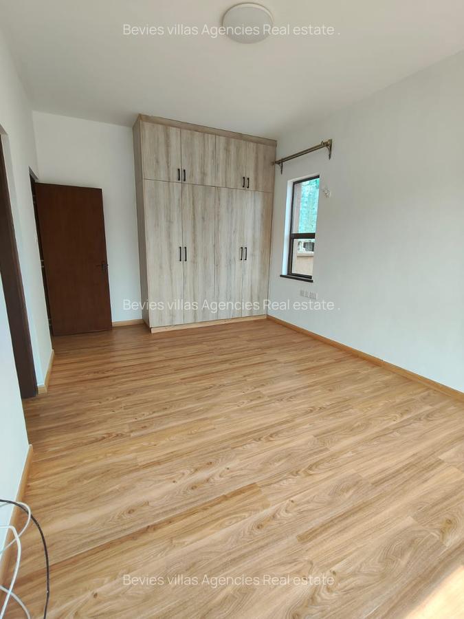 3 Bed Apartment with En Suite at Parklands - 8