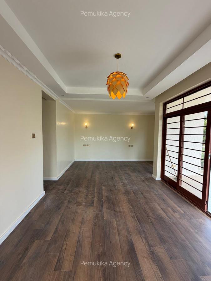 4 Bed House with Swimming Pool at B - 7