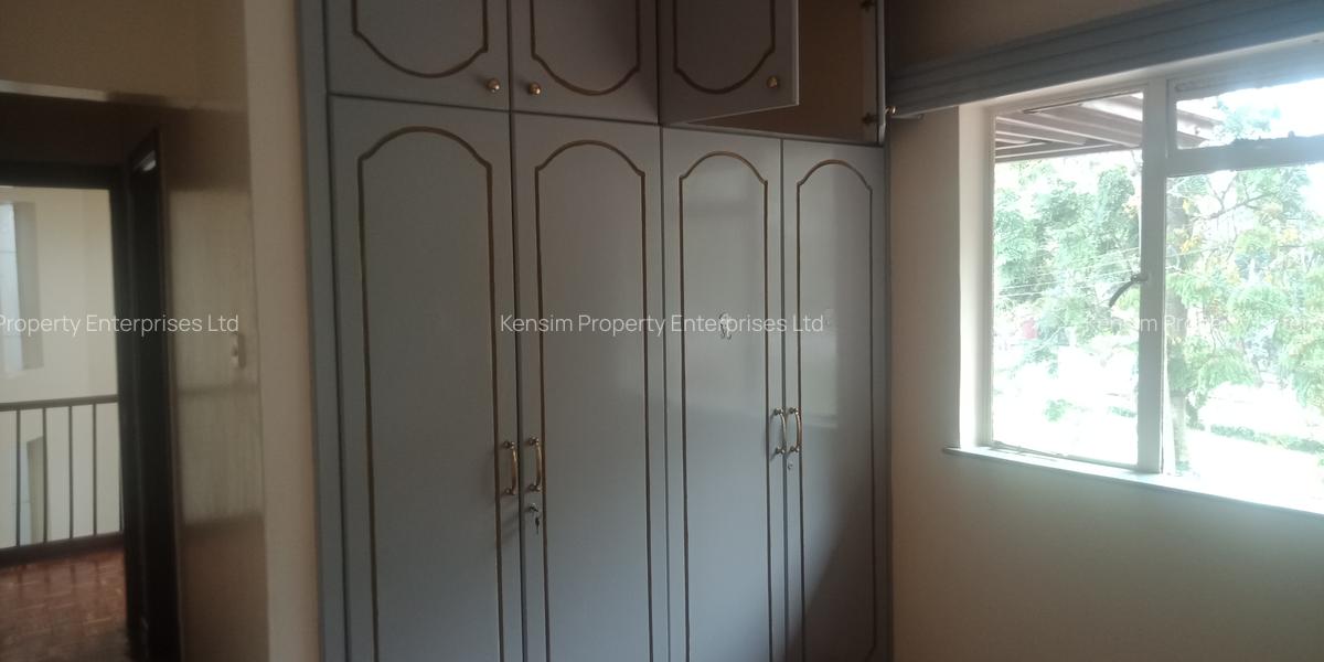 4 Bed Townhouse with En Suite in Lavington - 11