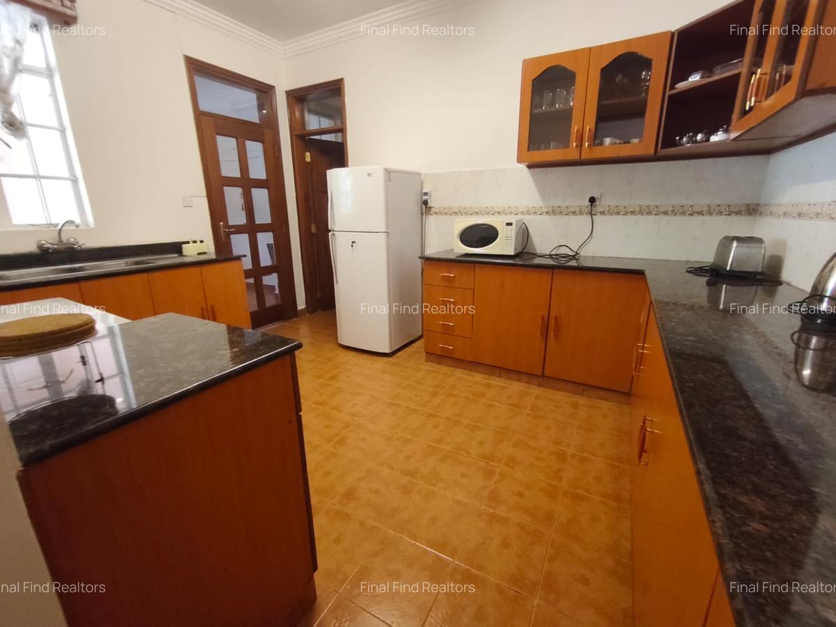 Serviced 3 Bed Apartment with En Suite in Westlands Area - 12