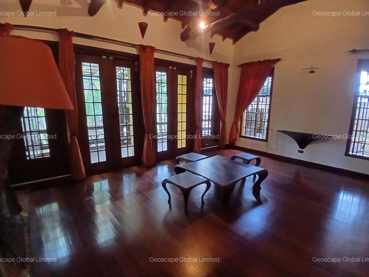 5 Bed House with En Suite in Runda - 5