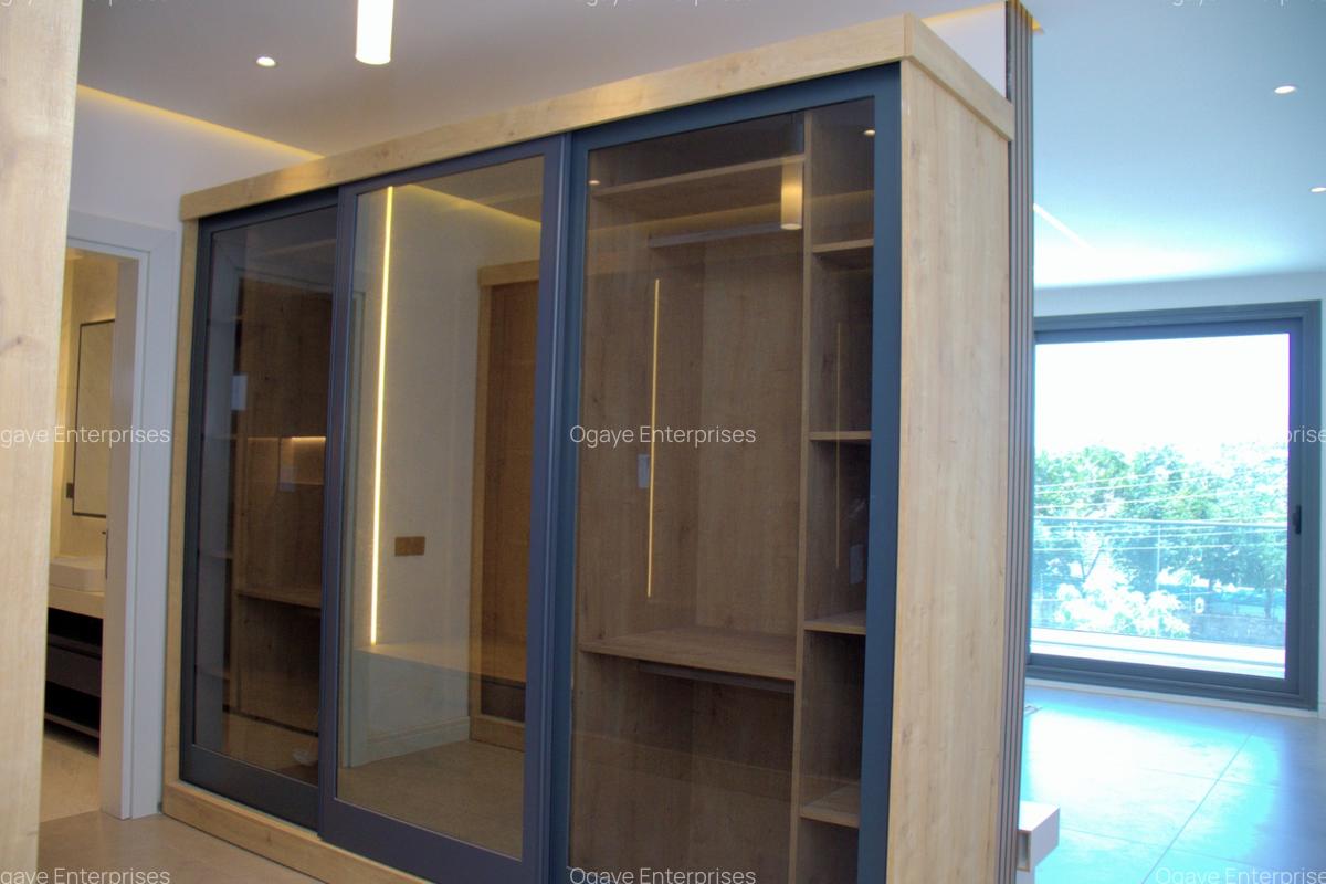 3 Bed Apartment with En Suite at Fourth Avenue - 10