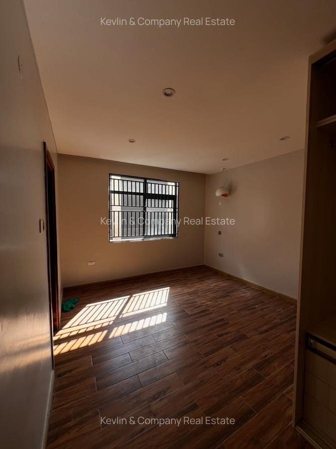 5 Bed Townhouse with En Suite in Lavington - 14