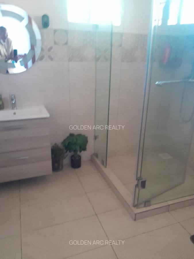 5 Bed Townhouse with En Suite in Karen - 18
