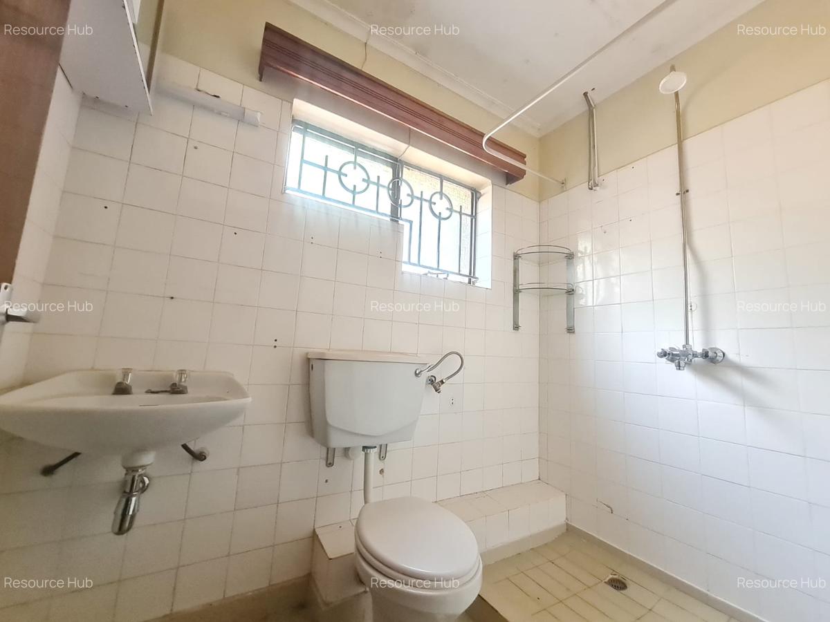 5 Bed House with En Suite at Nyari - 19