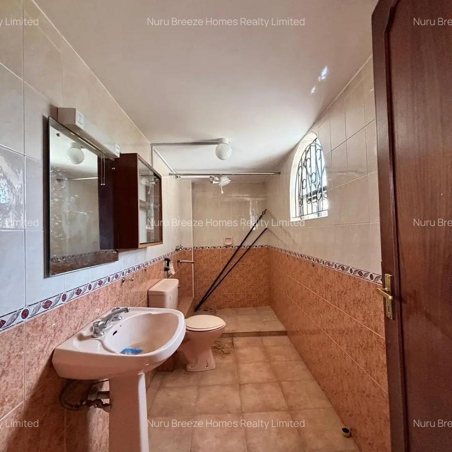 4 Bed Townhouse with En Suite in Westlands Area - 7