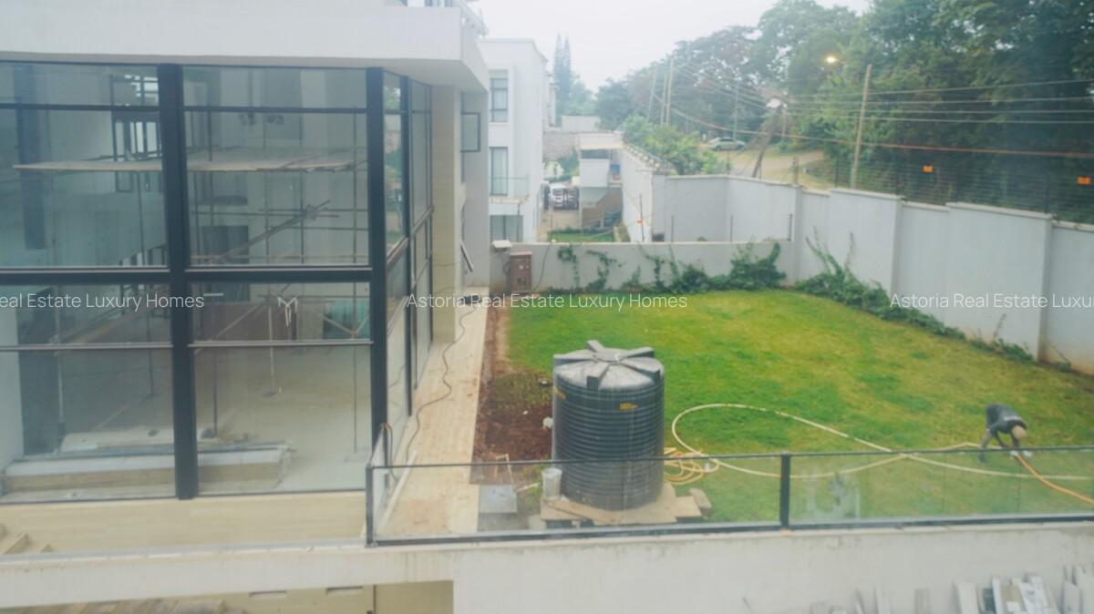 5 Bed Villa with En Suite at 2026-187 5 Bed - 19