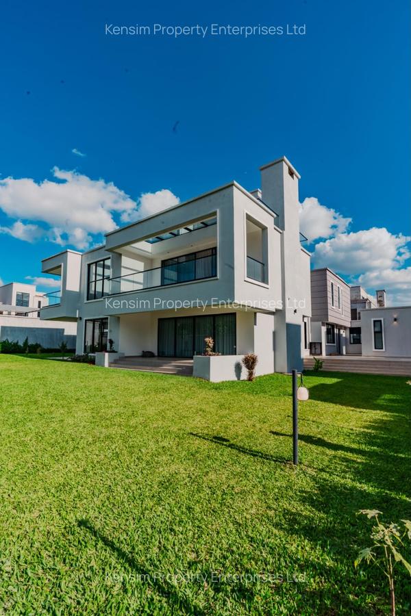 5 Bed Townhouse with En Suite in Runda - 1