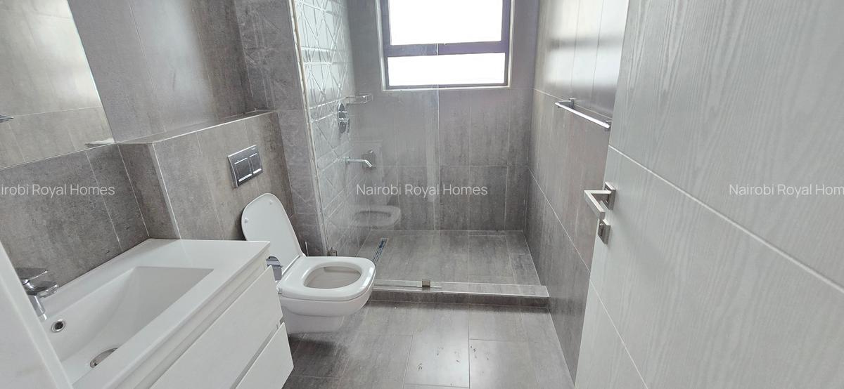 4 Bed House with En Suite at Fivestar Paradise - 18