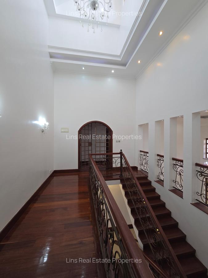 5 Bed House with En Suite in Runda - 11