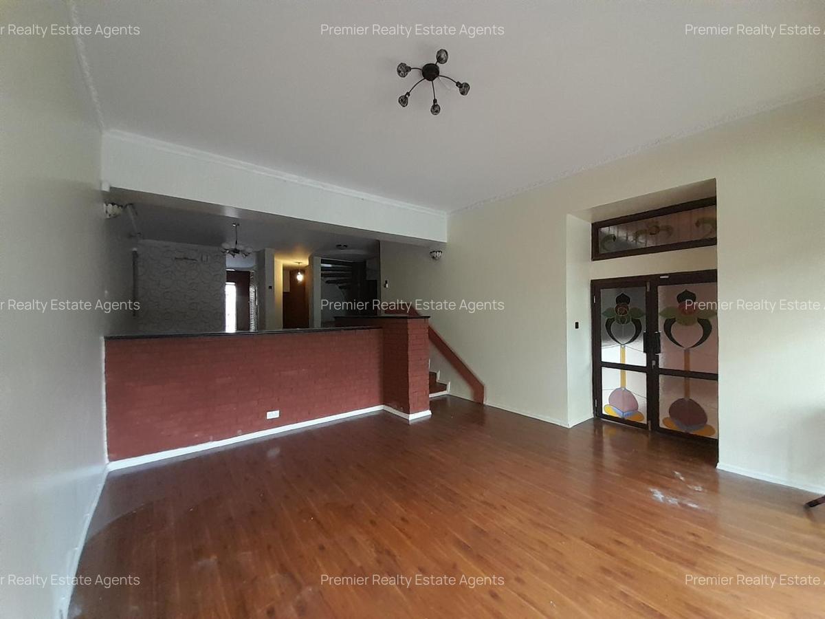 5 Bed Villa with En Suite at Rhapta Road - 3